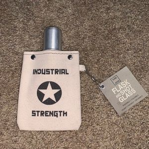 🥤B2G1FREE - Tote+able Flask and Shot Glass